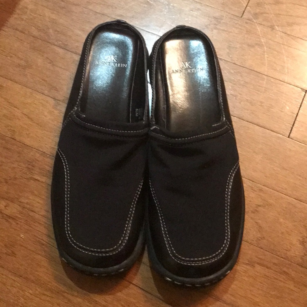 AK black mules